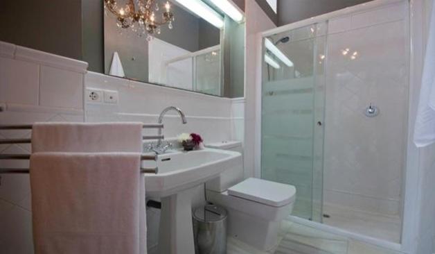 Apartamentos Almirante Hoyos - Housity