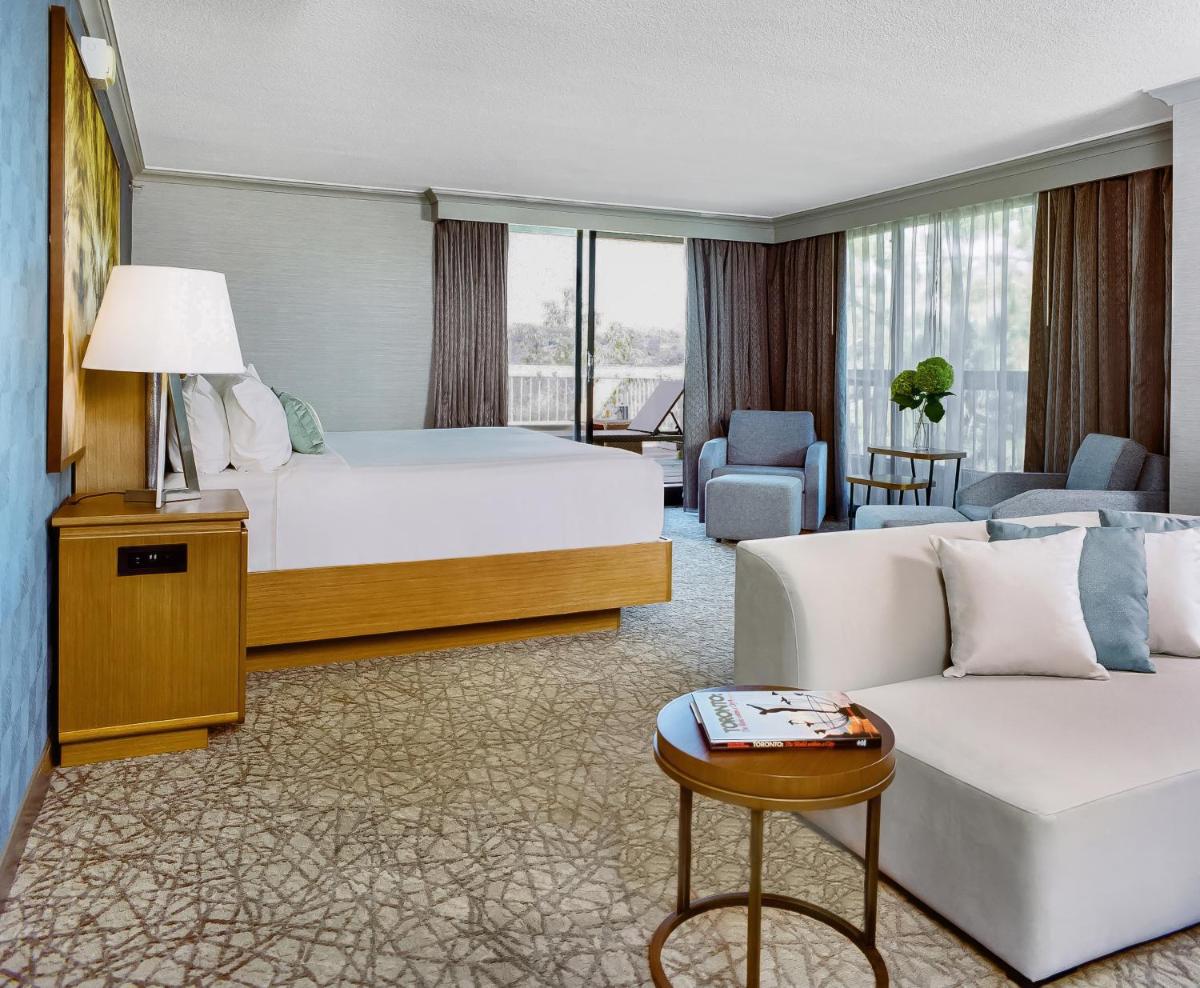 Pan Pacific Toronto - Housity