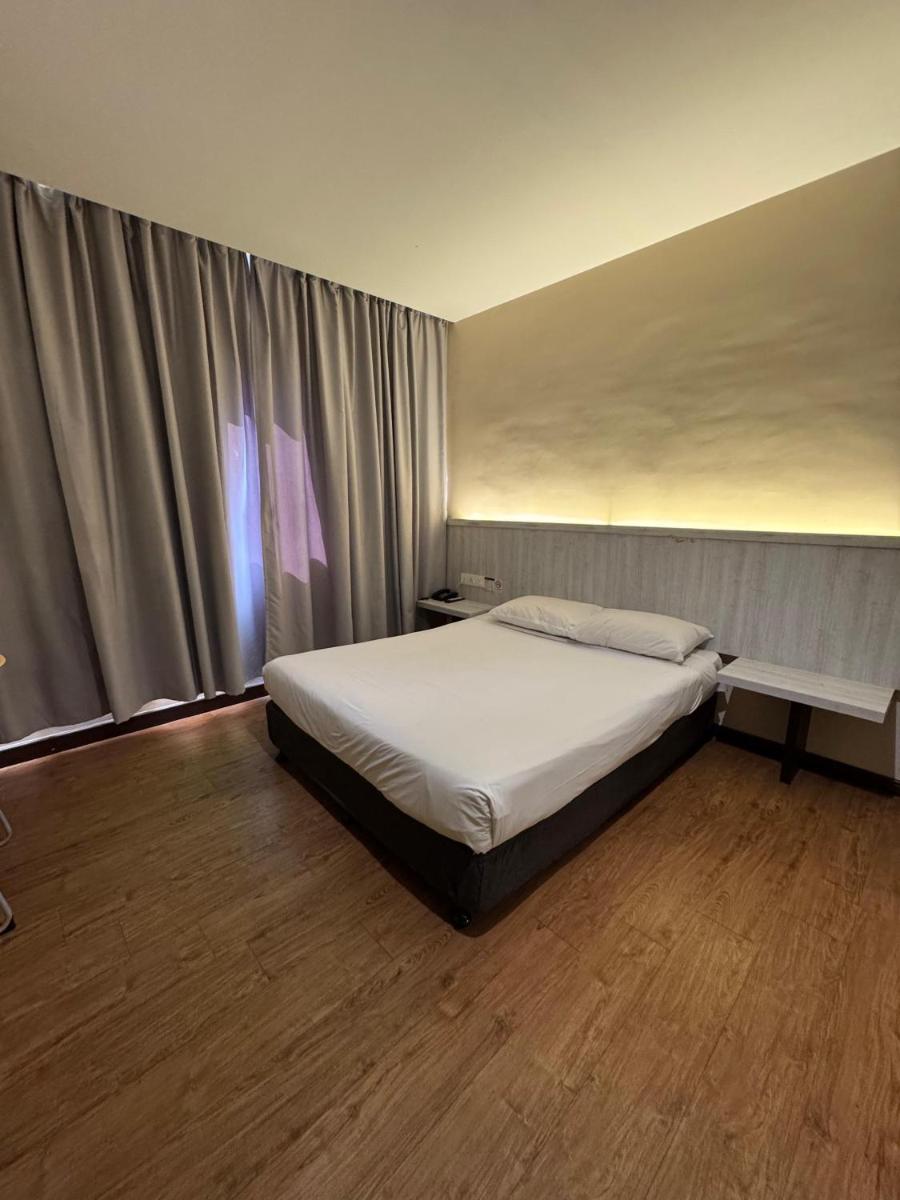 Hotel Regal Malaysia - Housity