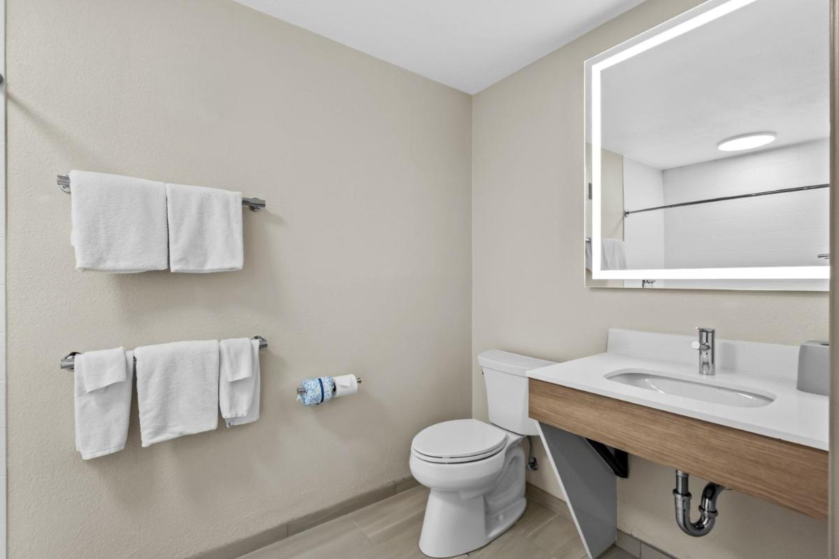 Holiday Inn Express Ogden by IHG - Housity