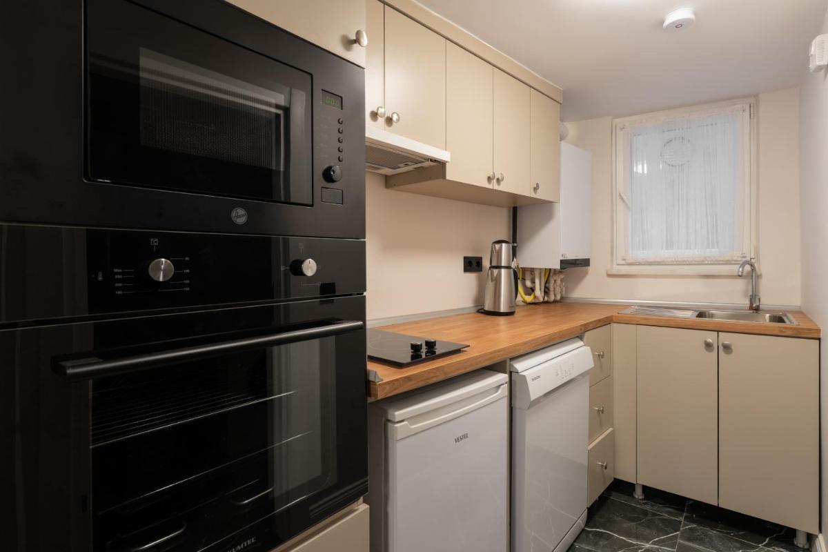 Premium Family House for 10 Near Taksim - Housity