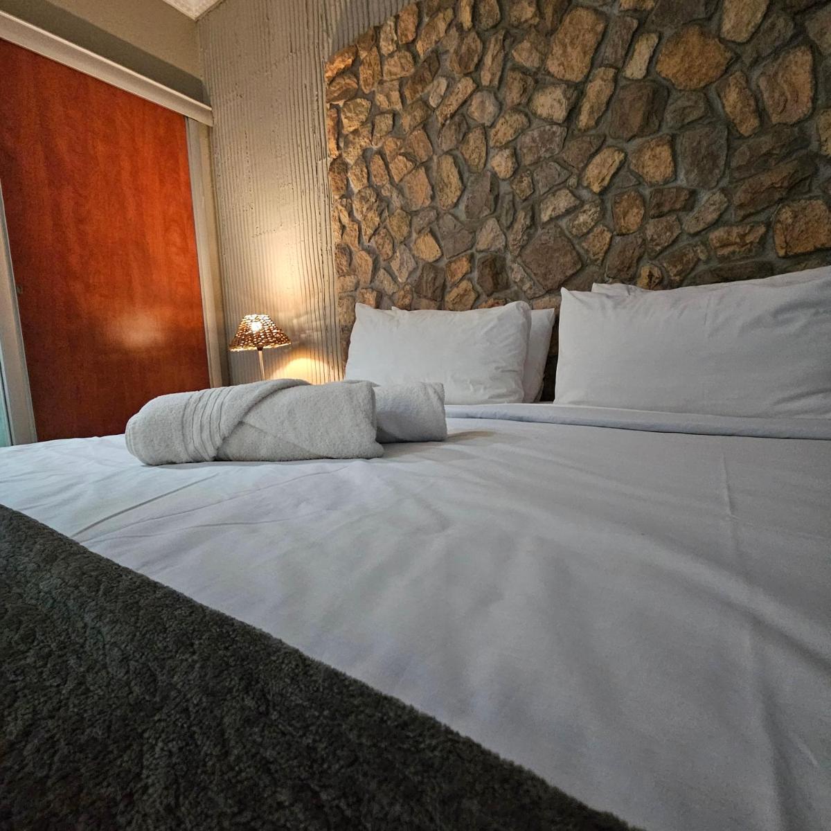 ZUCH Accommodation at Pafuri Self Catering - Executive Guest Suite - Housity