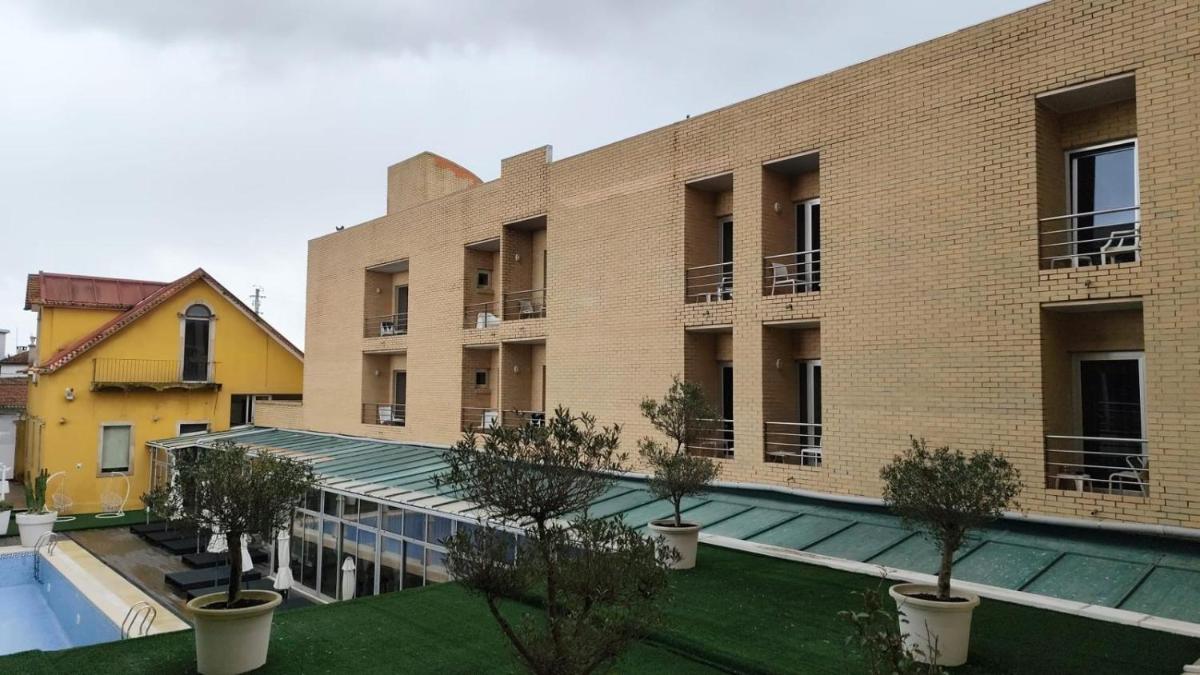 O edifício onde o hotel está situado
