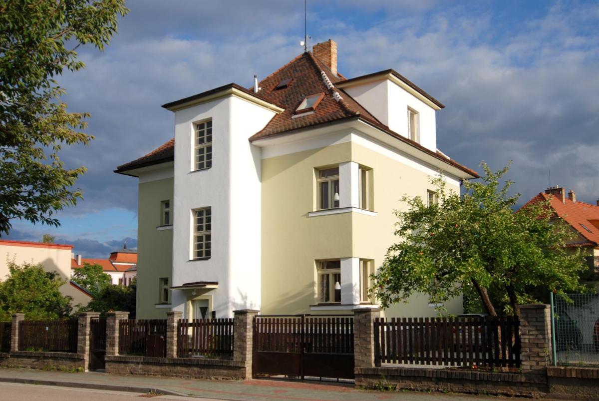 Vila Jasmína - Housity