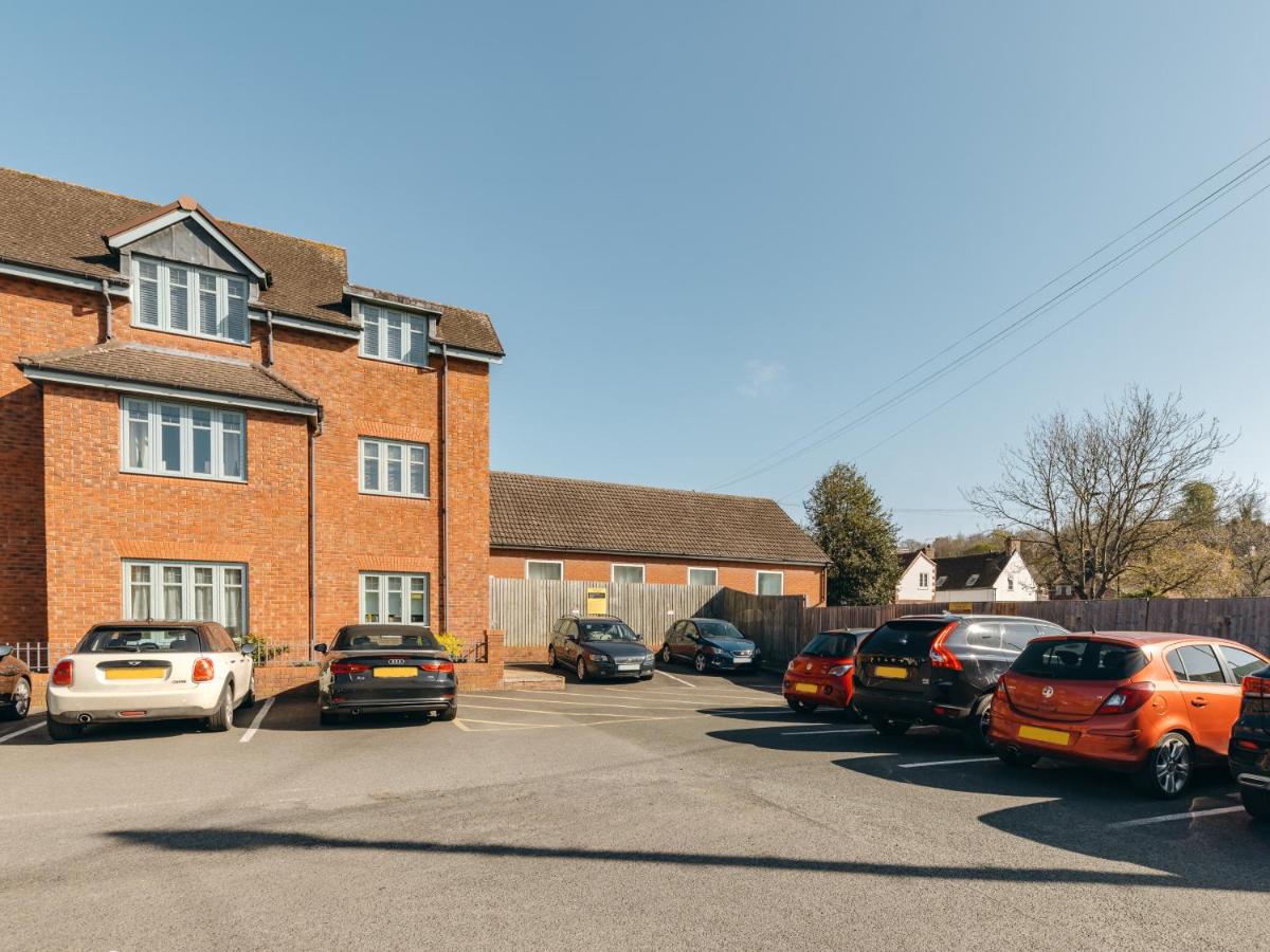 St Johns Penthouse Serviced Apartment, Bridgnorth - Housity