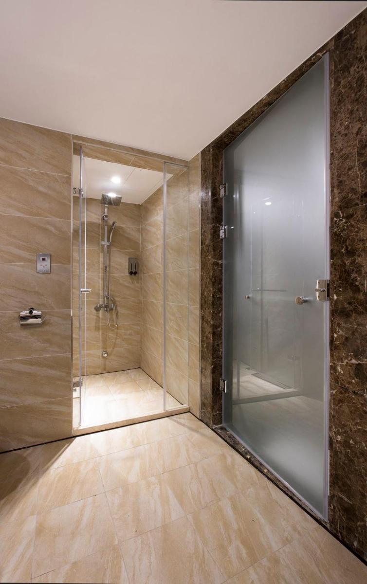 Noble Hotel - Housity