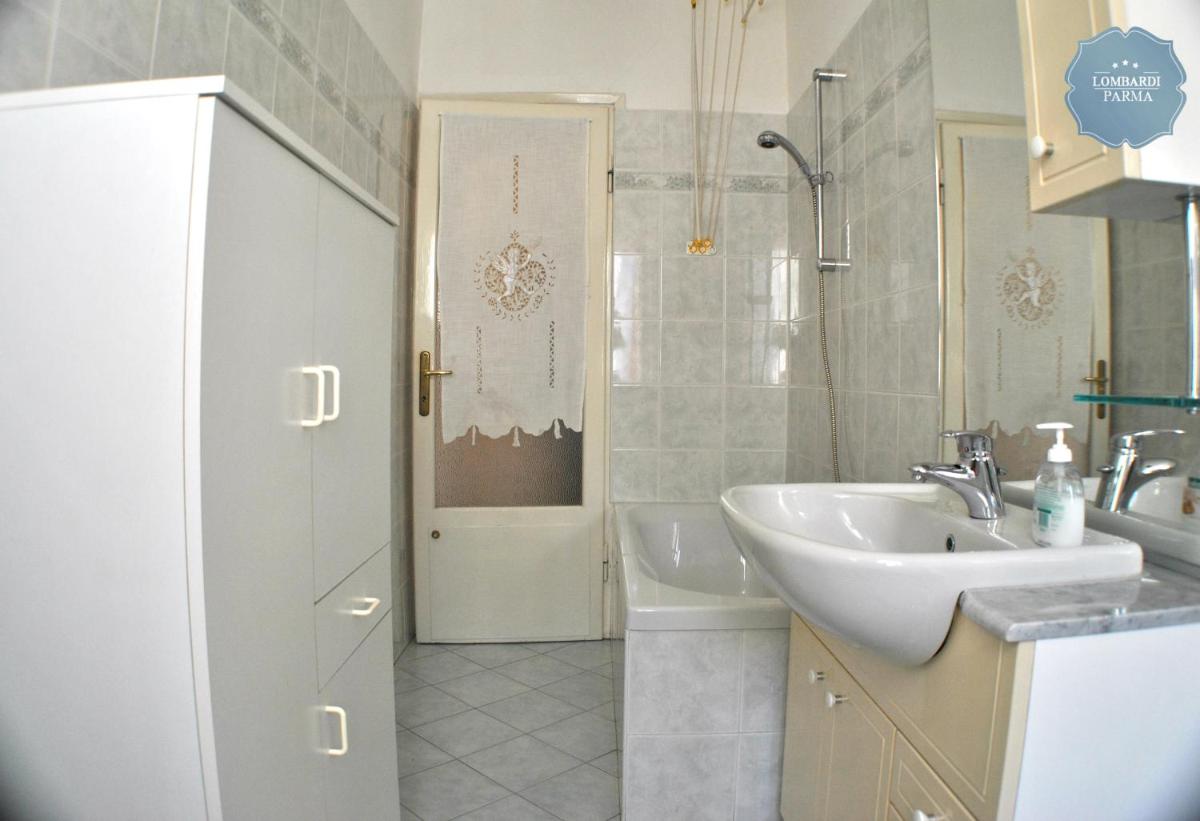 Lombardi Abbeveratoia - Housity