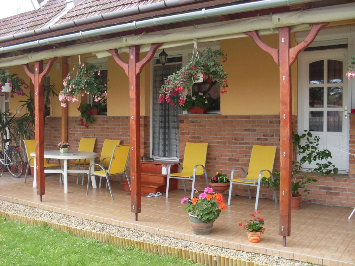 Boglárka Apartman - Housity