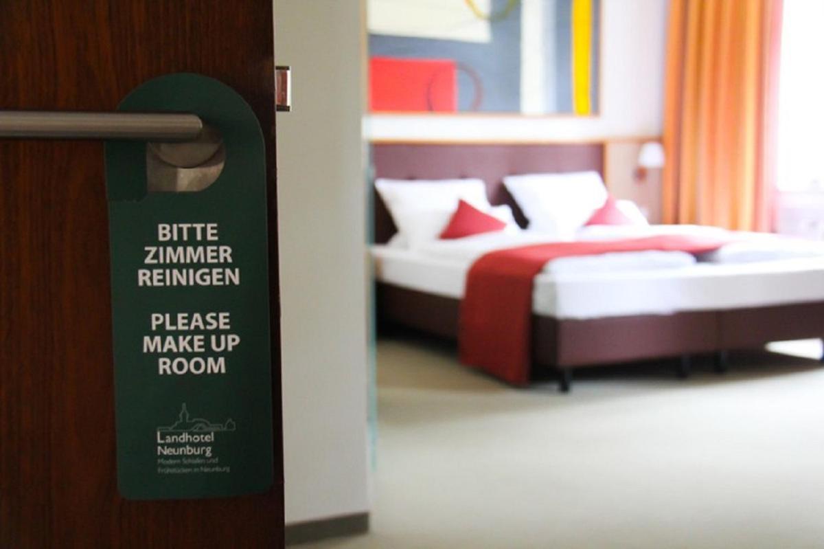 Landhotel-Neunburg - Housity