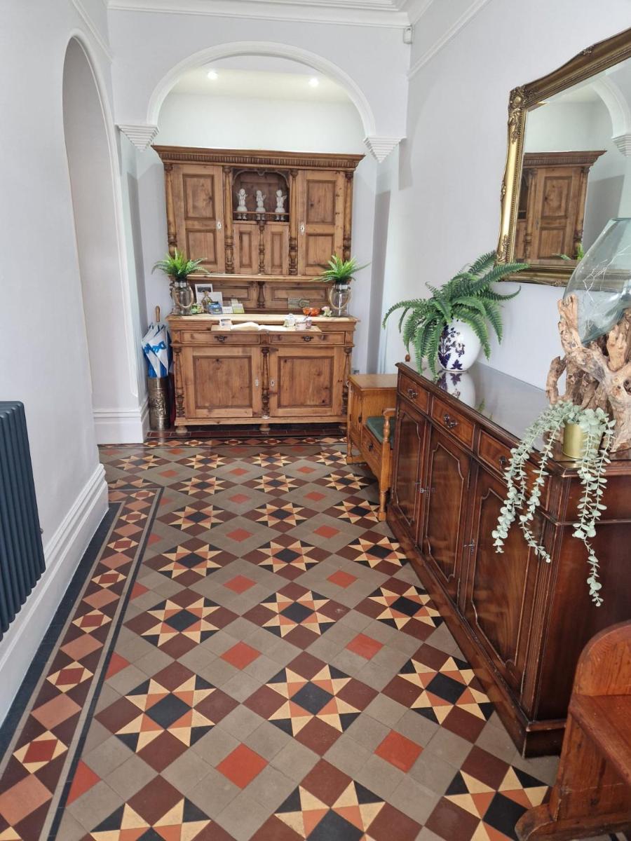 Rivendell Guest House - Housity