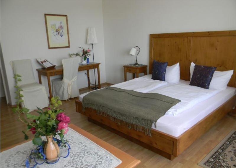 Weinhaus Eva-Maria Wagner - Housity