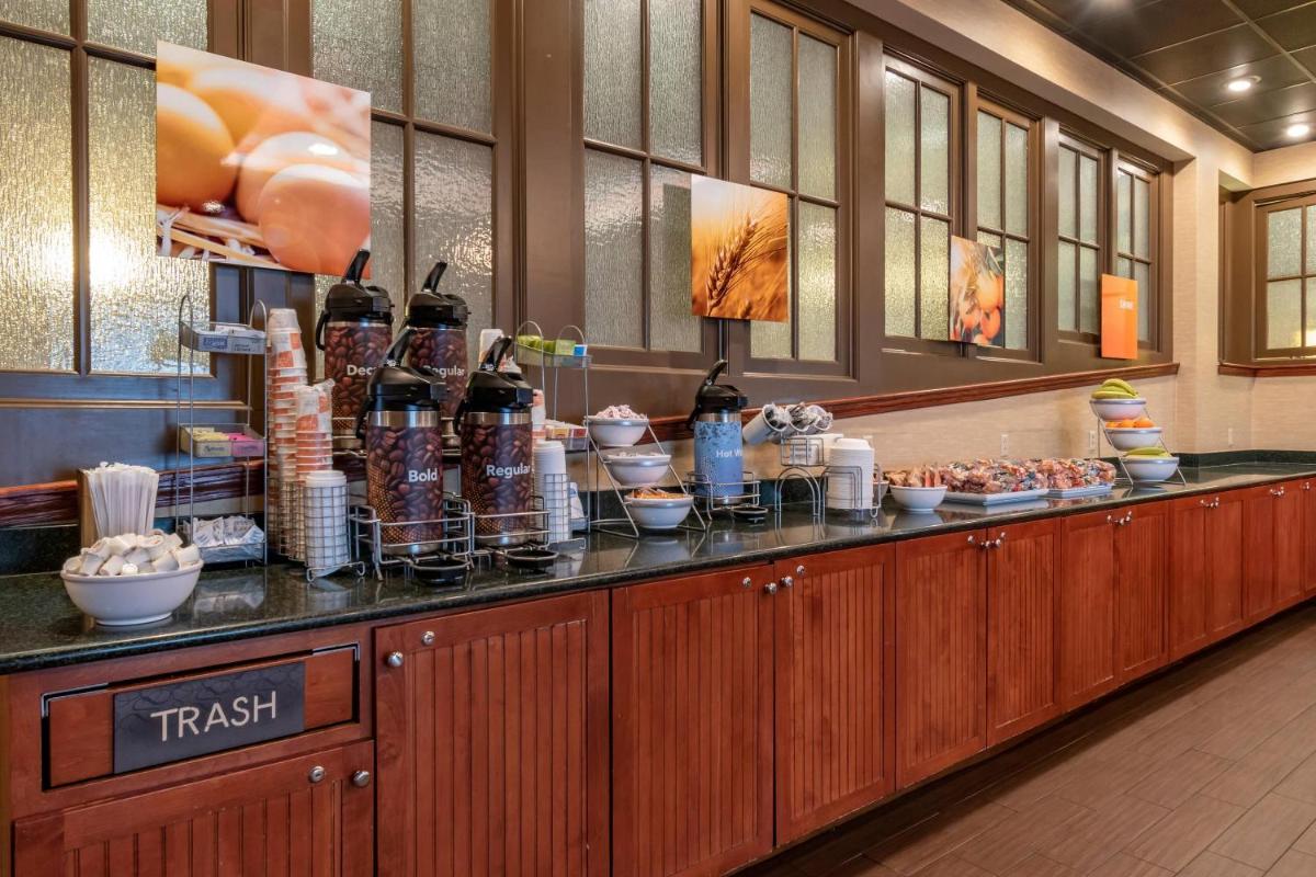 Comfort Suites Downtown Carlisle - Housity