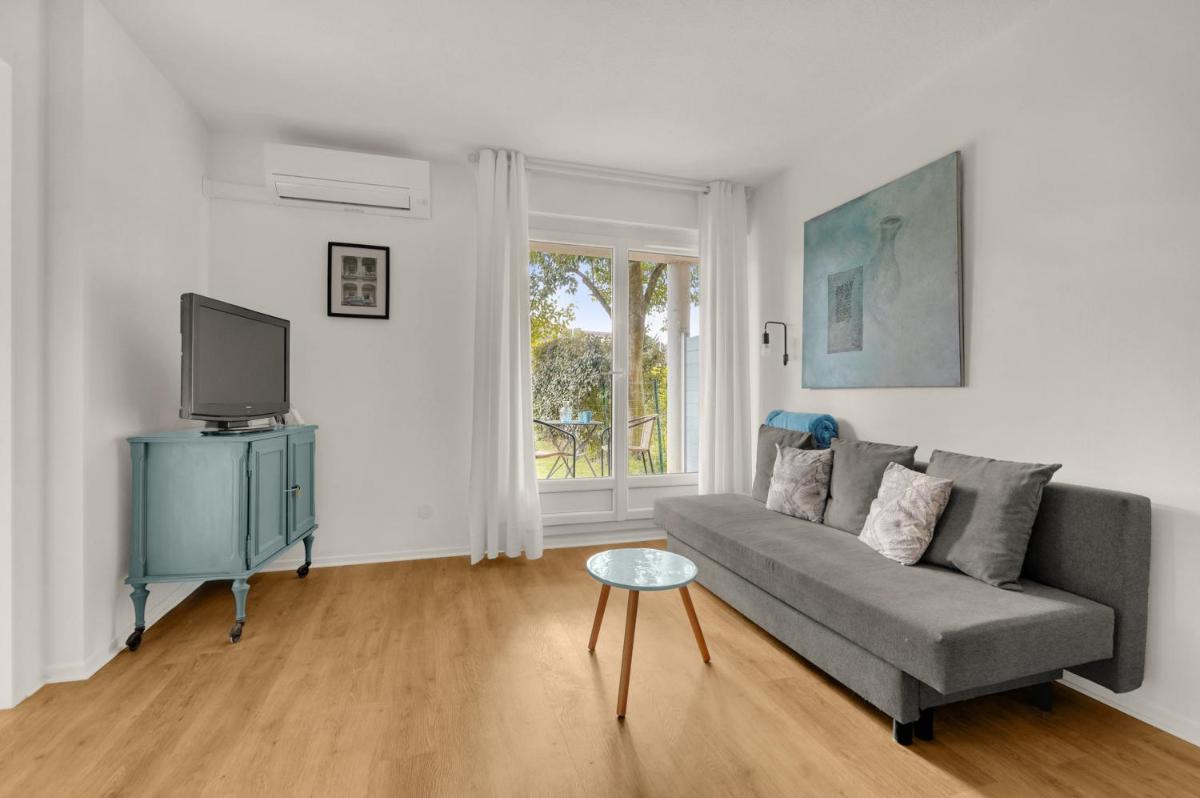 La Bulle Bleue - Parking-Terrasse-aéoport-MEET - Housity