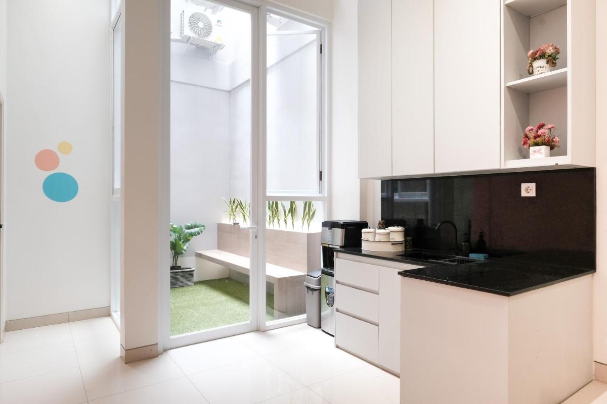 Sans Stay Olive Tree Surabaya - Hizvo