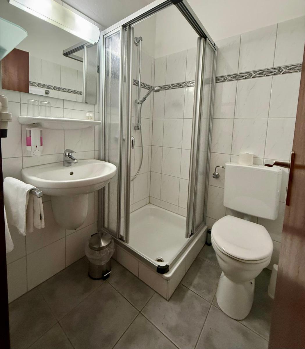 Hotel Restaurant Lüdenbach - Housity