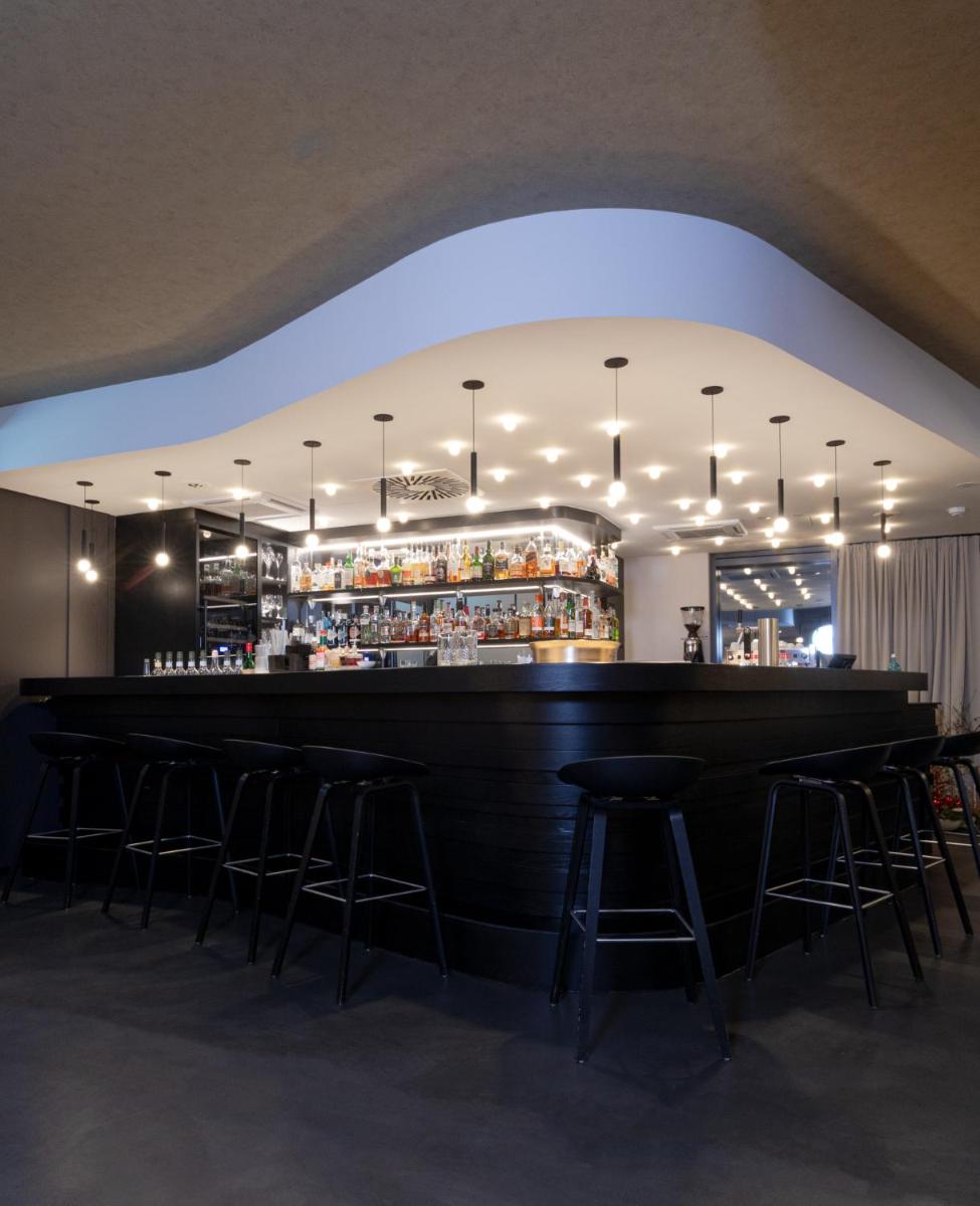 Lounge oder Bar in der Unterkunft KPM Hotel & Residences Berlin, a Member of Design Hotels