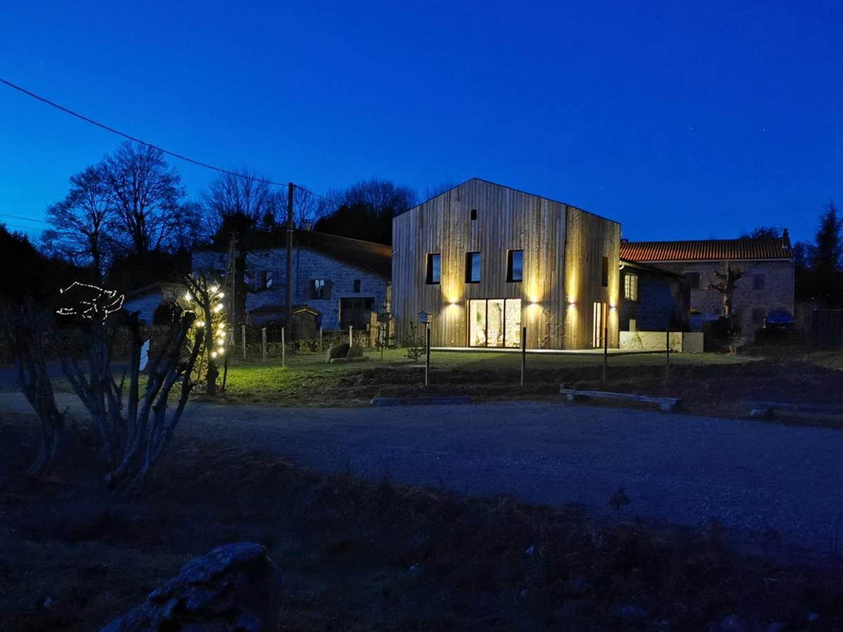 La maison longue Chave Chambres et table d\'hôtes Raucoules haute Loire tourisme durable - Housity