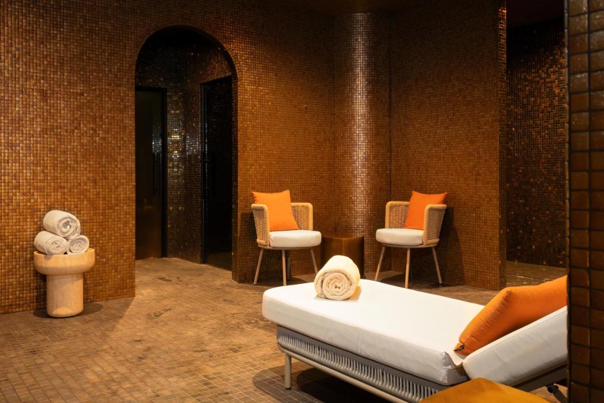 Coin salon dans l'établissement Waldorf Astoria Versailles - Trianon Palace