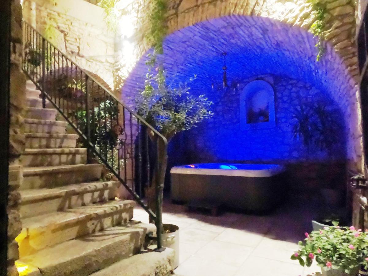 Stone House Hedonia - Housity