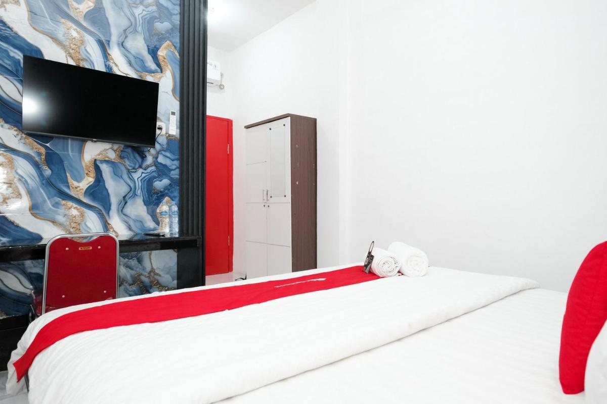 RedDoorz near RSUD dr Soewandhie 2 - Housity