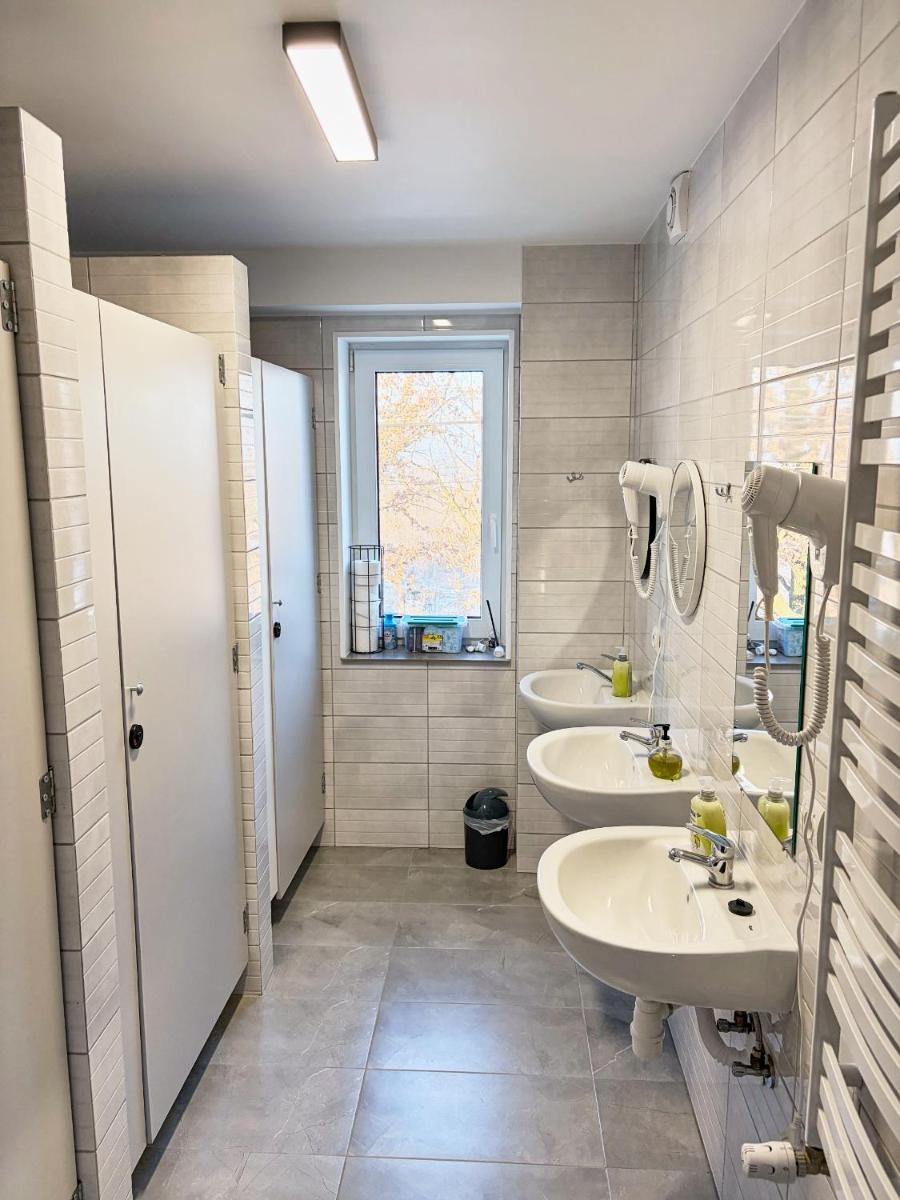 Noclegi Bezpłatny Dowóz AirNest24 Lotnisko Katowice-Pyrzowice - Housity