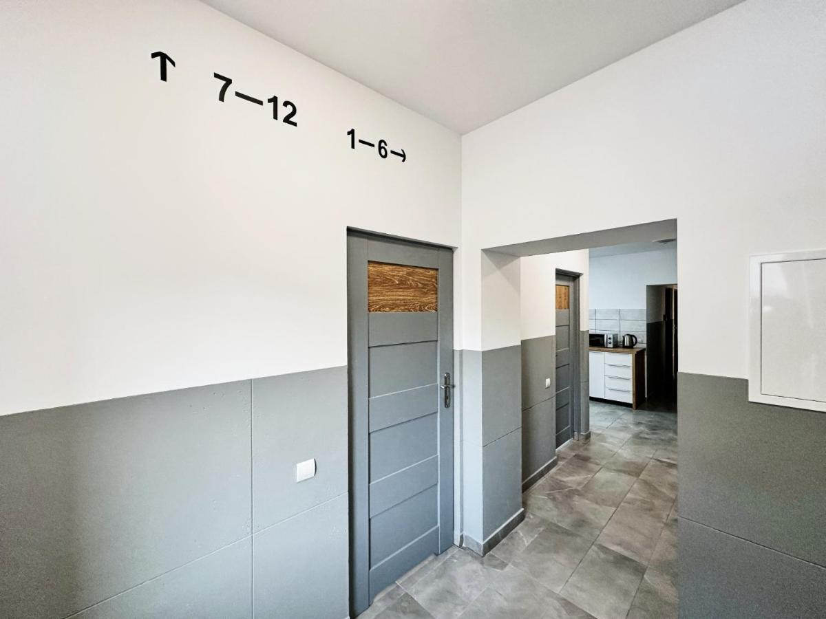 Noclegi Bezpłatny Dowóz AirNest24 Lotnisko Katowice-Pyrzowice - Housity