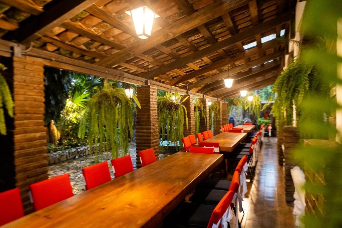 Hotel Ciudad Blanca - Housity