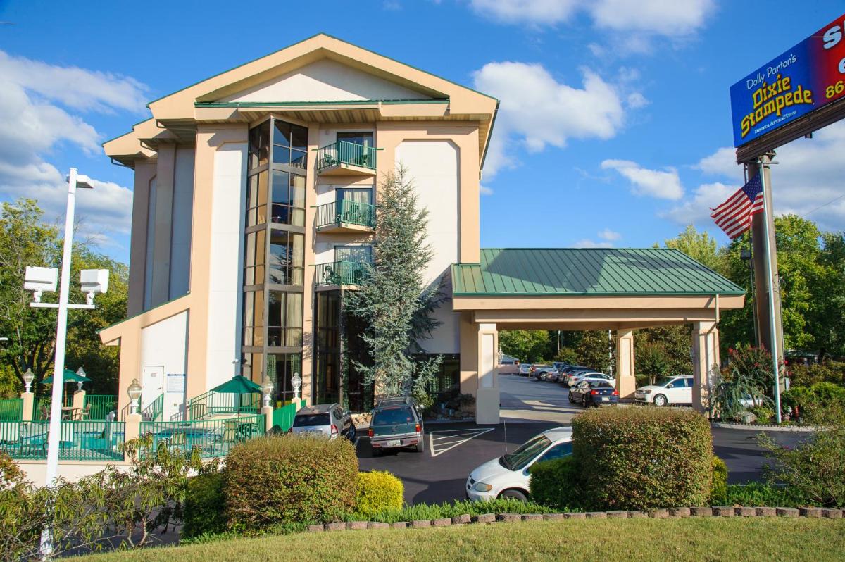 Pigeon River Inn - Housity