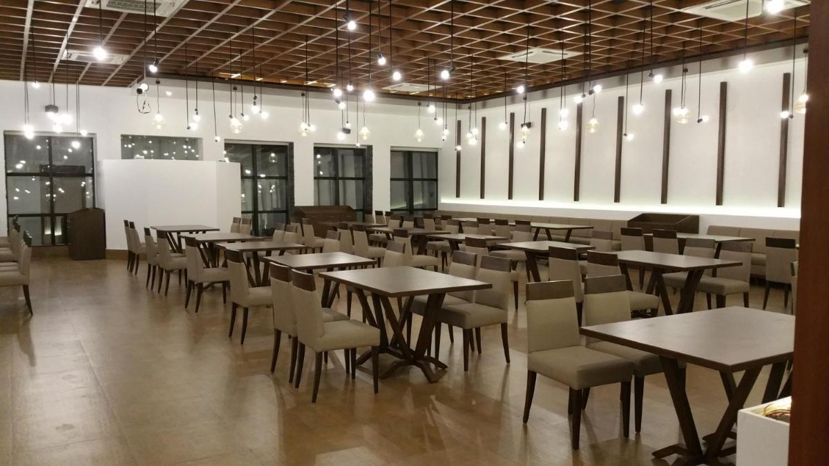 Hotel Aram - Housity