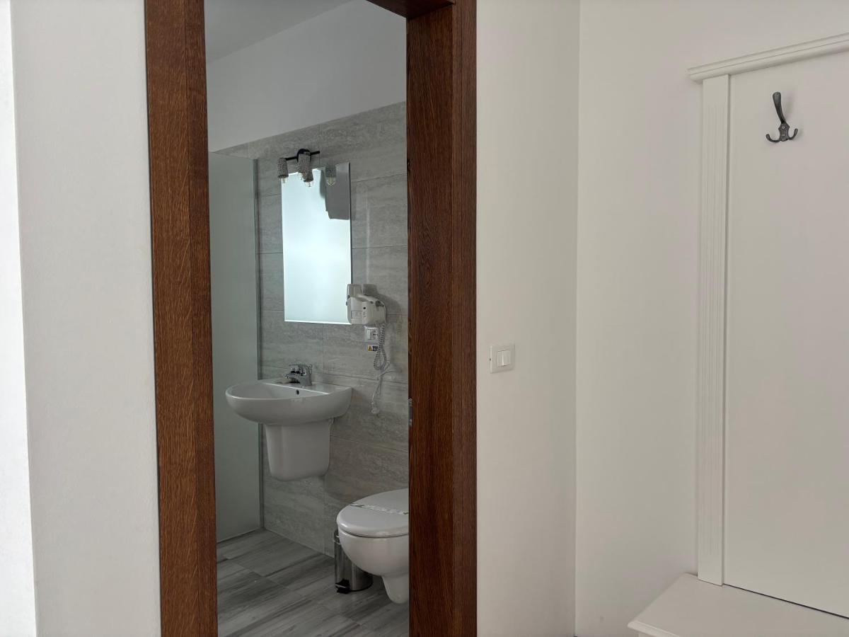 Hotel Dia Lin - Housity