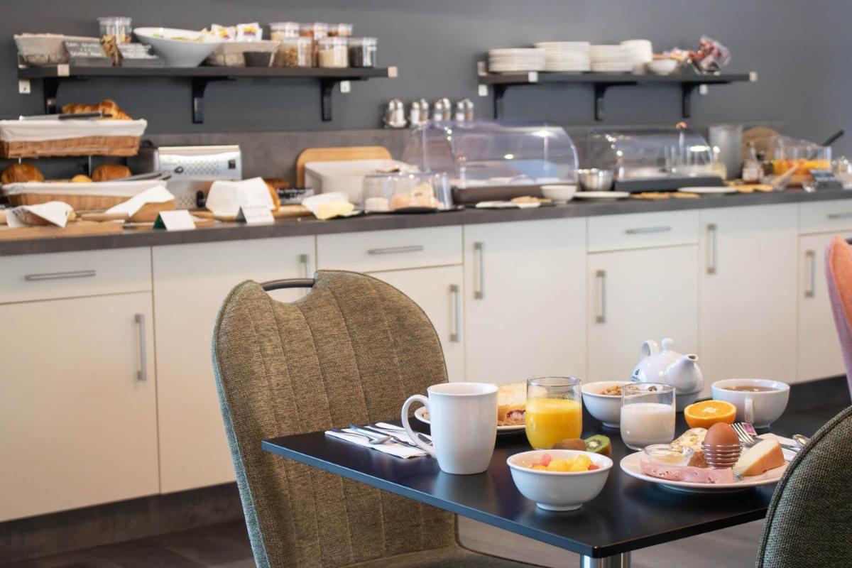 Brit Hotel Bressuire - Housity