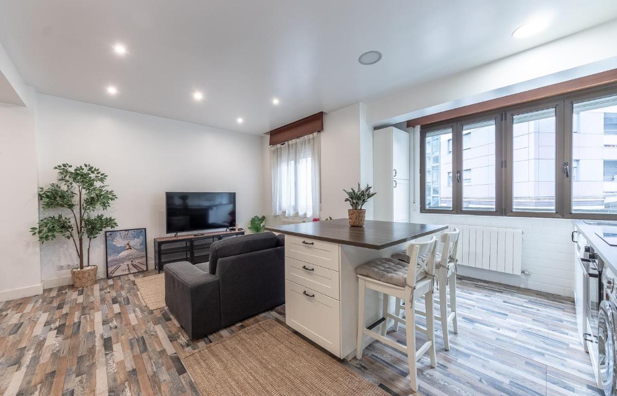 Gran Bilbao VI by Aston Rentals - Housity