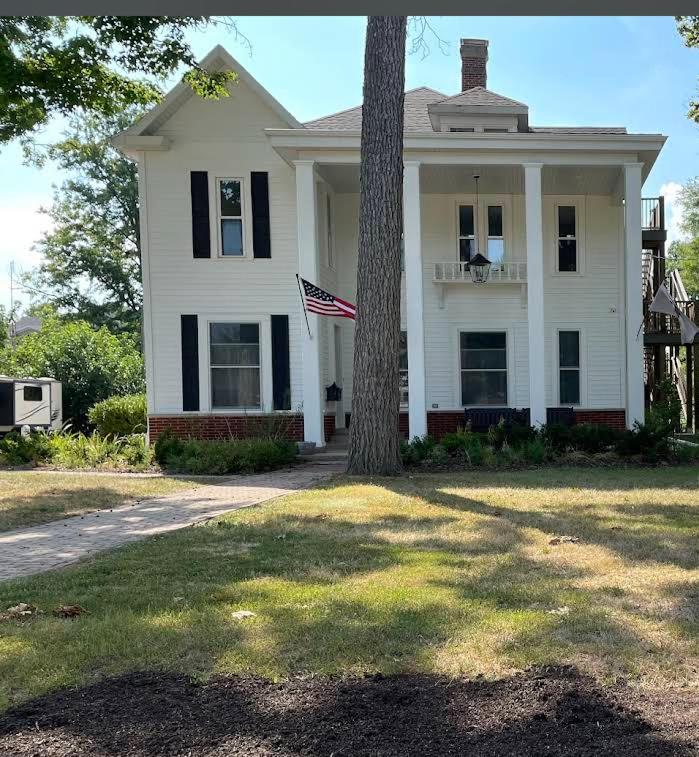 Charleston House Bed & Breakfast Inn - Housity