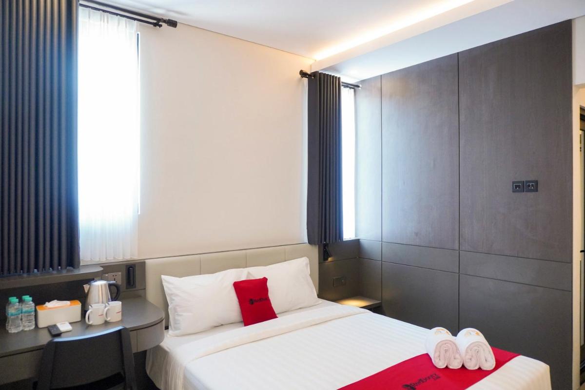RedDoorz Plus @ Terban Residence - Housity