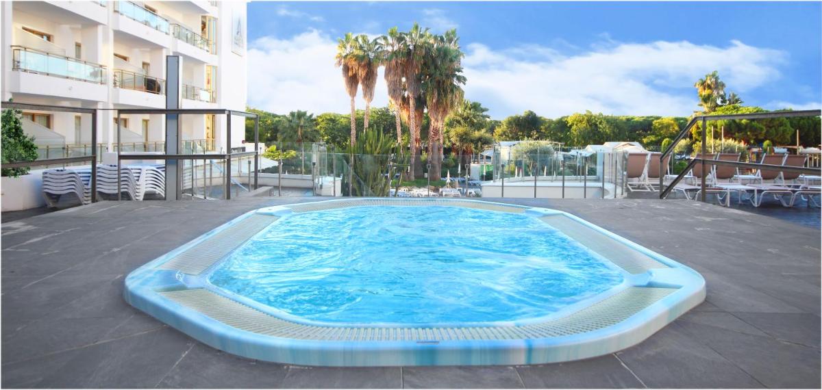 Piscina en o cerca de AQUA Hotel Aquamarina & Spa