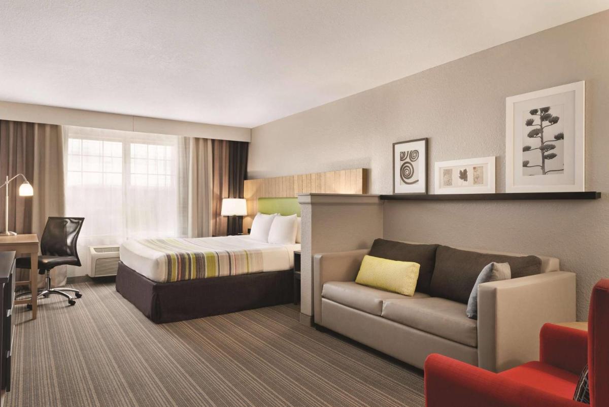 Country Inn & Suites by Radisson, Green Bay East, WI - Housity