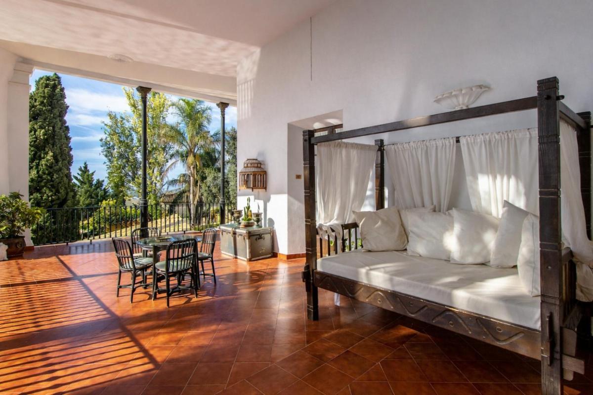 Catalunya Casas Impressive and Idyllic mansion for up to 40 people! - Housity