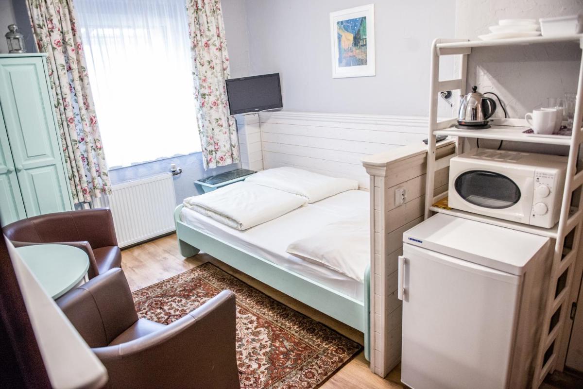 Villa Pod Orzechem w Zaniemyślu - Housity