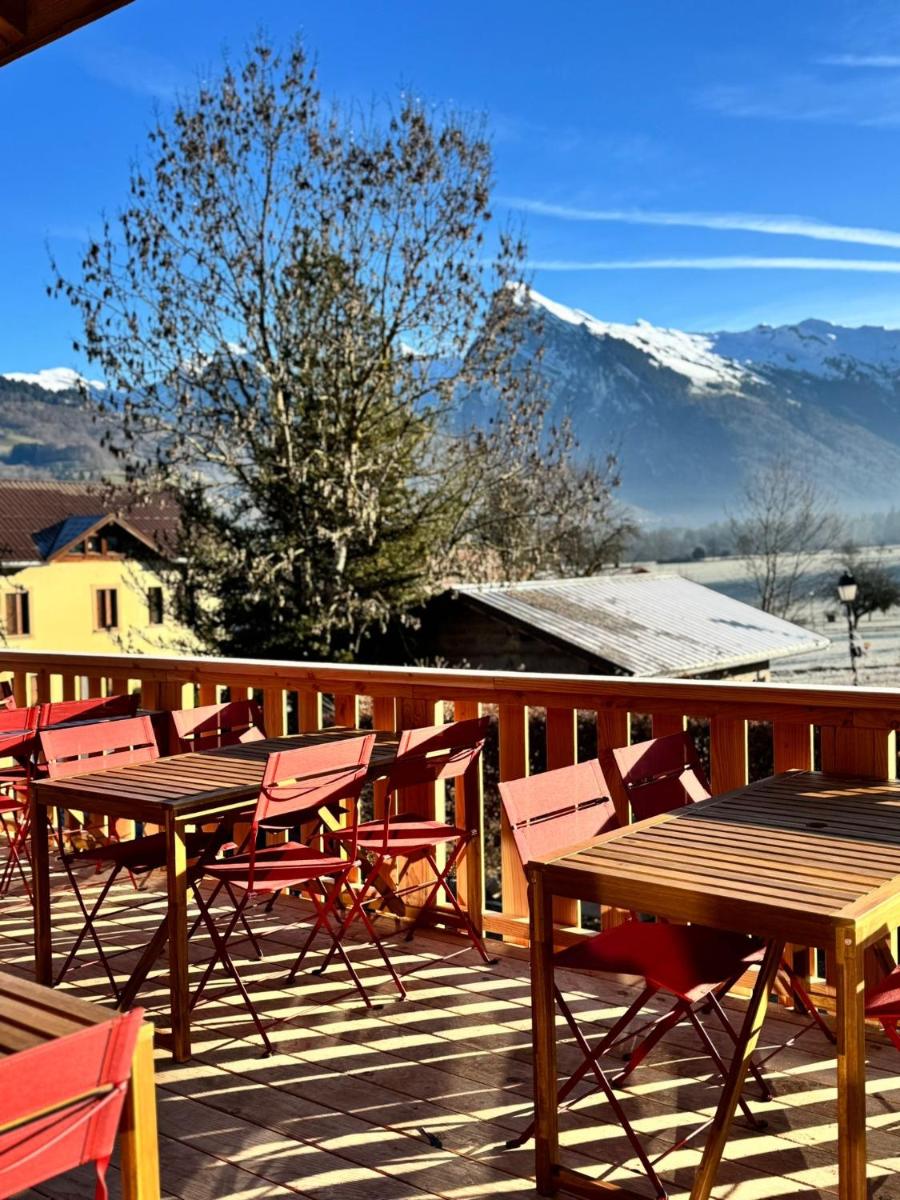 Vue générale sur la montagne ou vue sur la montagne depuis l'hôtel