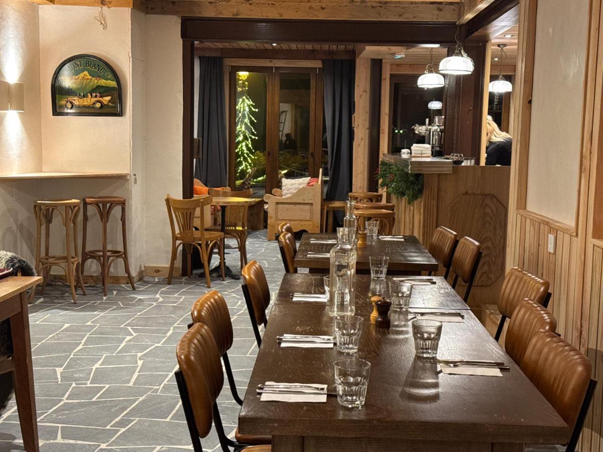 Restaurant ou autre lieu de restauration dans l'établissement Café-Hôtel Le Morillon, Domaine du Grand Massif-Samoëns