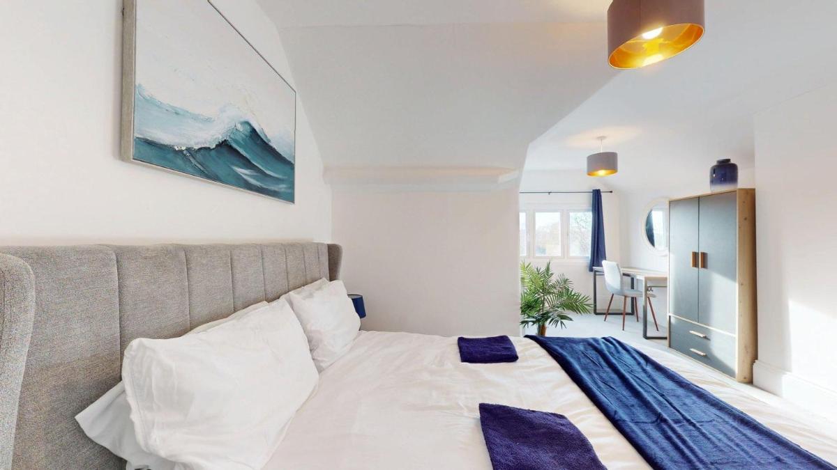 Stylish Georgian Apartment In An Ideal Location - Housity