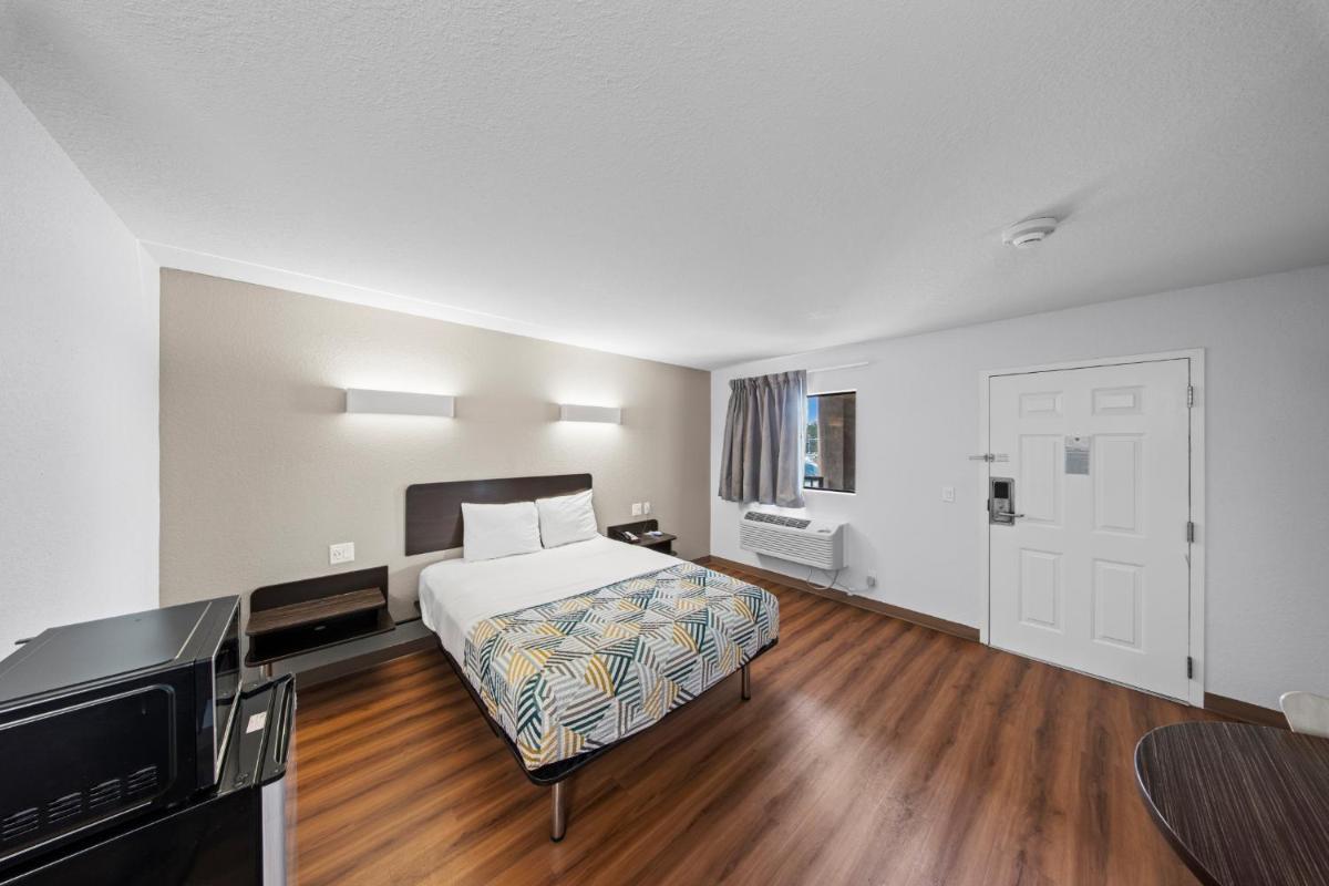 Motel 6-Moultrie, GA - Housity