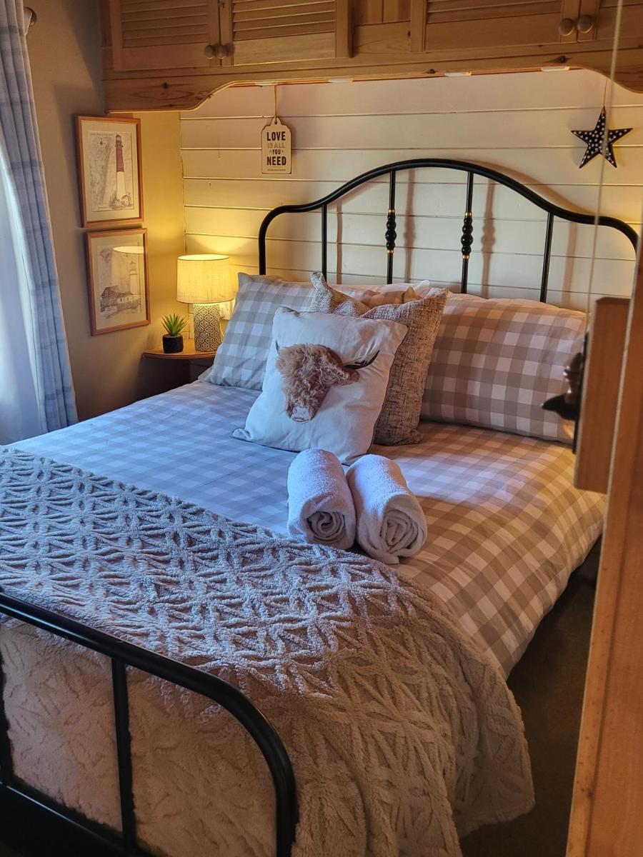 Cosy wood cabin in rural area near national park - Housity