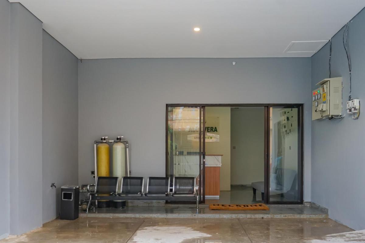 Urbanview Hotel Aloevera Pontianak by RedDoorz - Housity