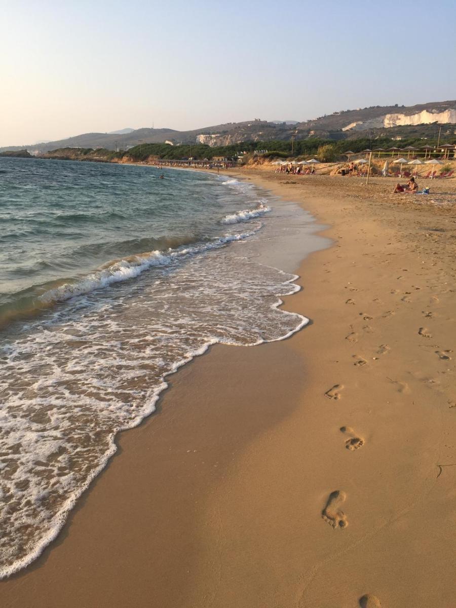 Minies Beach Villas - Housity