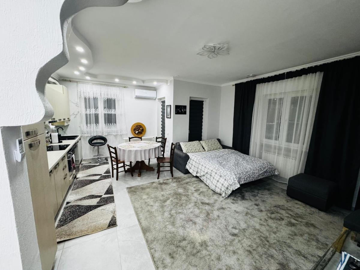 Leomar Apartament - Housity
