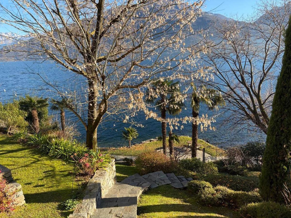 Lakefront Villa La Dolce Vita - Housity