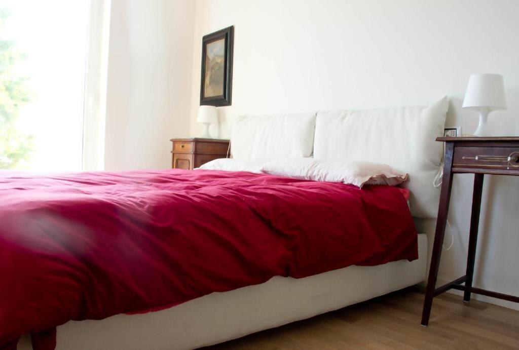 Lakefront Villa La Dolce Vita - Housity