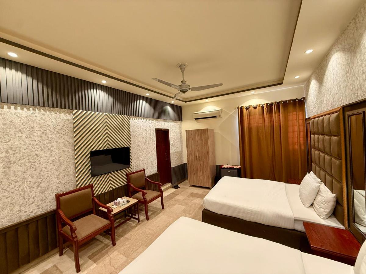 Blue Moon Residency - Housity