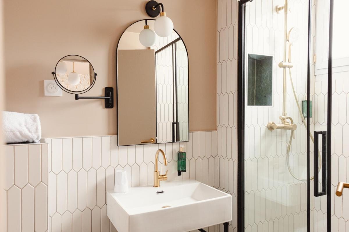 Salle de bains dans l'établissement Hôtel Artemisia Montmartre